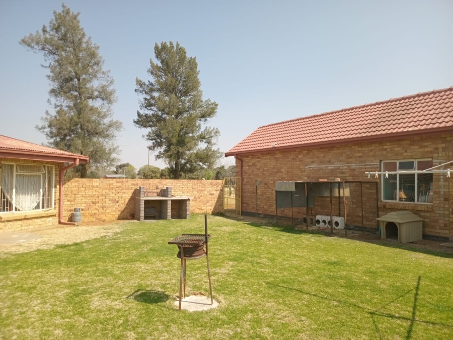 4 Bedroom Property for Sale in Bloemhof North West